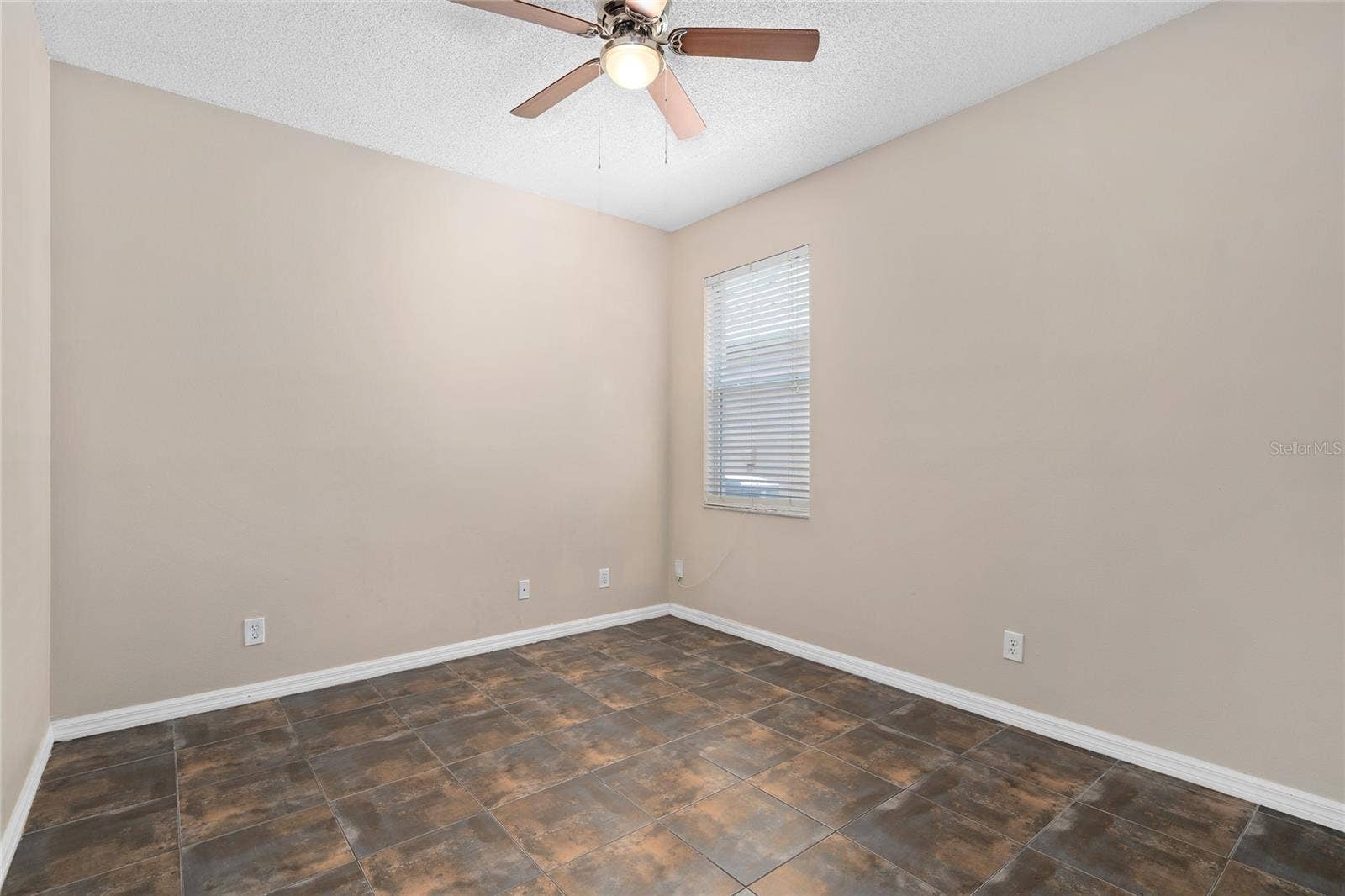 13821 AMBERLEIGH ROAD, Orlando, FL 32837 13821 AMBERLEIGH ROAD, Orlando, FL 32837