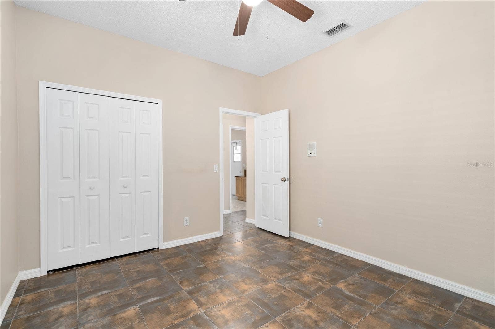 13821 AMBERLEIGH ROAD, Orlando, FL 32837 13821 AMBERLEIGH ROAD, Orlando, FL 32837