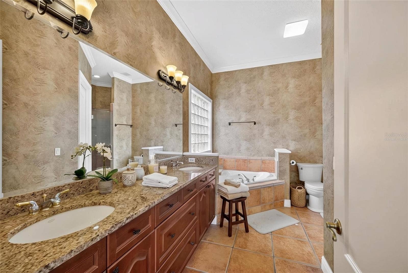 7526 EXCITEMENT DRIVE, Reunion, FL 34747 Primary Bathroom - Virtually Staged