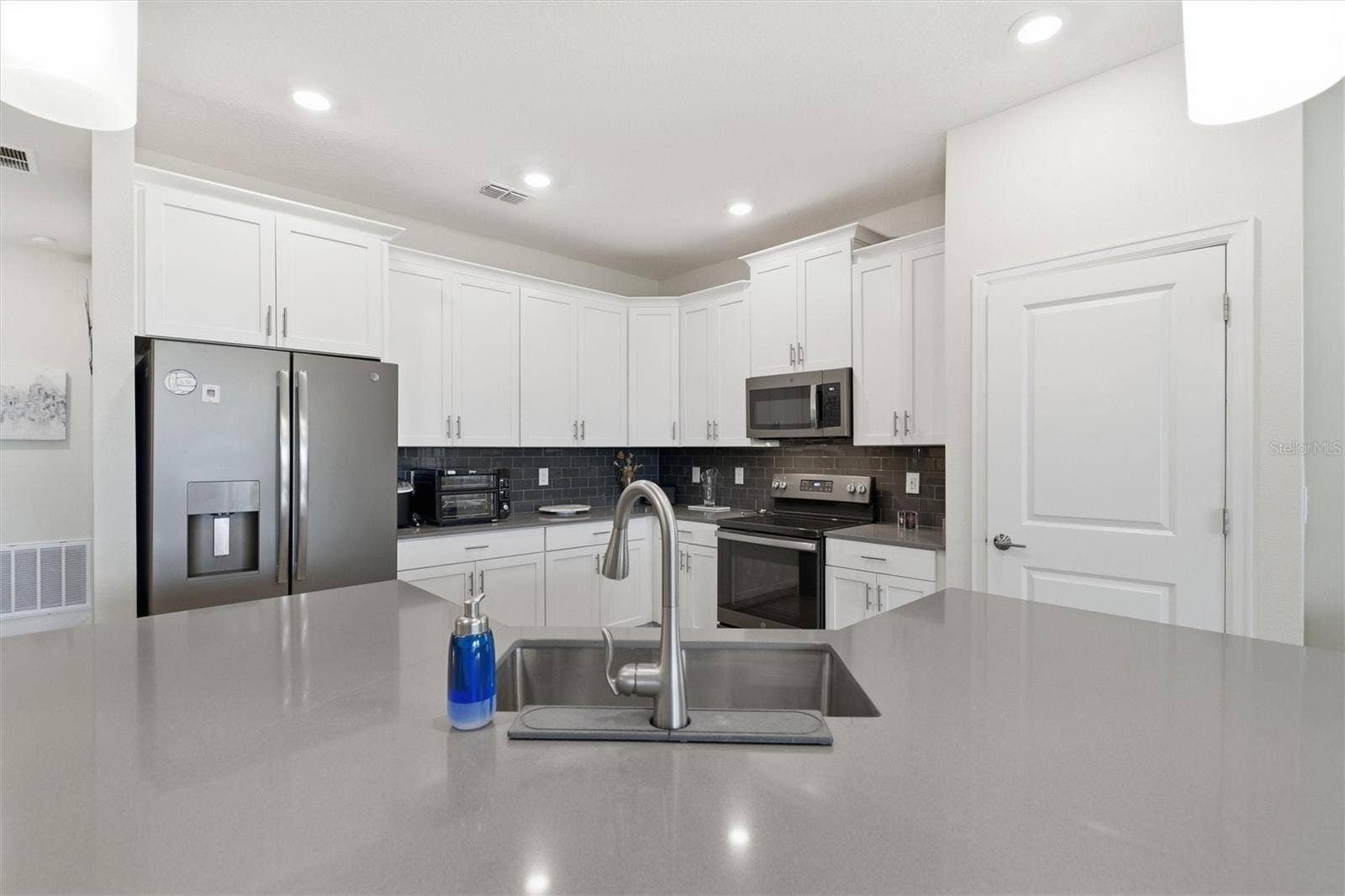 1077 DOWNSWING PL, Davenport, FL 33896 1077 DOWNSWING PL, Davenport, FL 33896