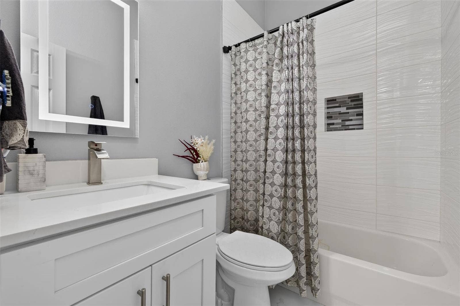 167 LONGVIEW AVENUE, Celebration, FL 34747 167 LONGVIEW AVENUE, Celebration, FL 34747
