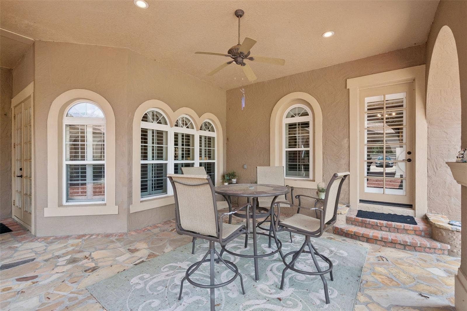 9400 LAWS RD, Clermont, FL 34714 Front terrace