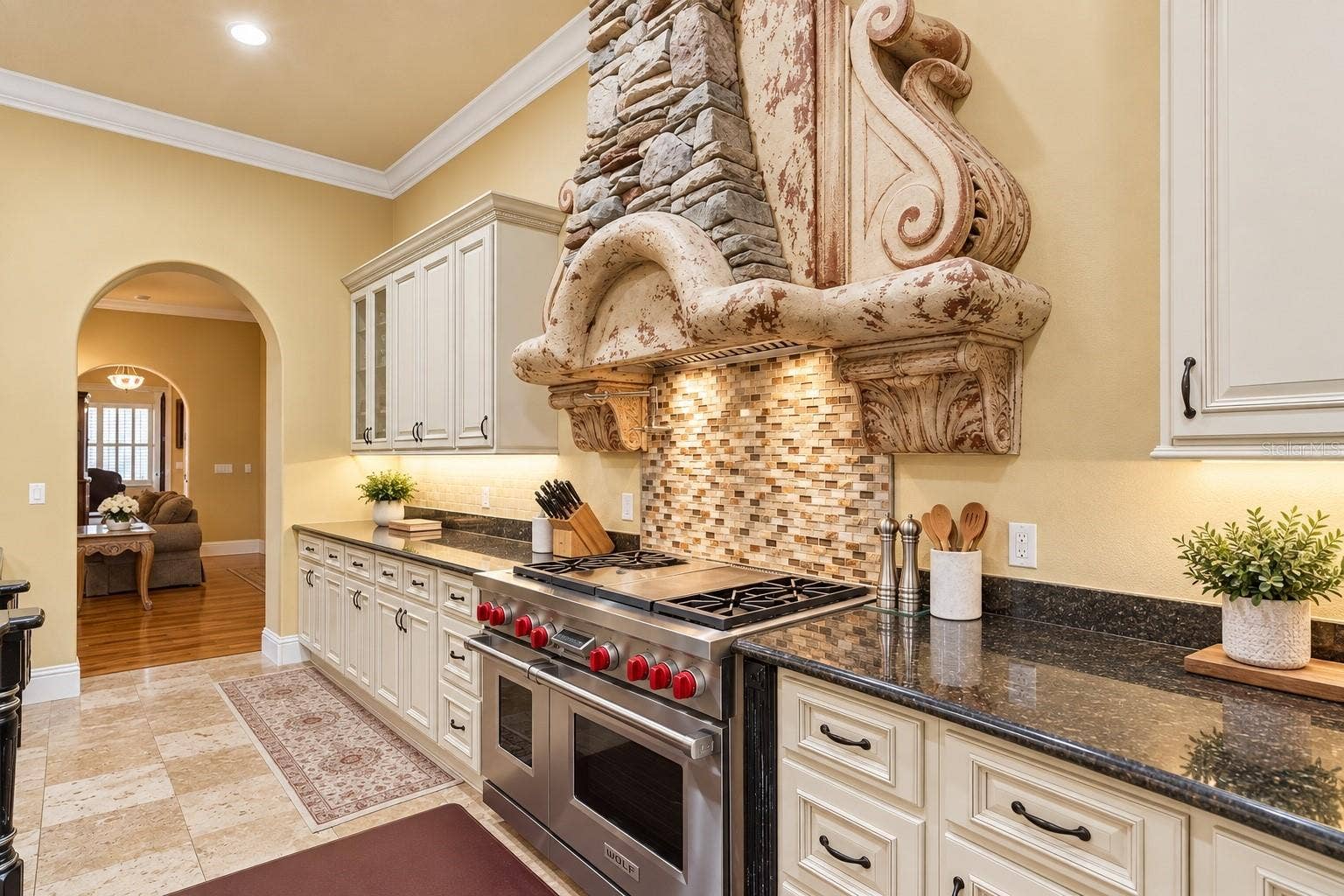 9400 LAWS RD, Clermont, FL 34714 Spacious 1st Floor Primary