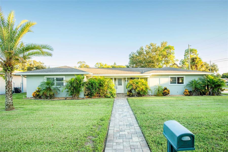 Property photo for 2001 MAGNOLIA DRIVE, Clearwater, FL