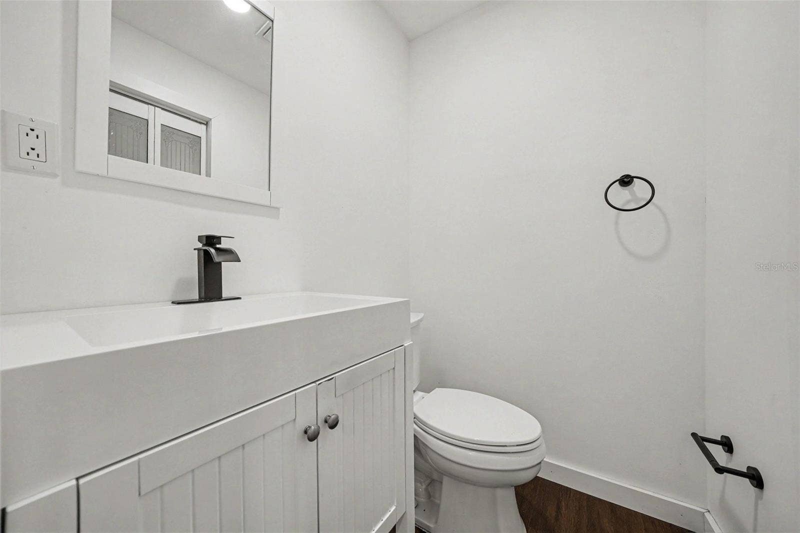 1592 SKYLINE DRIVE, Kissimmee, FL 34744 1/2 Bathroom connected to 3rd BR