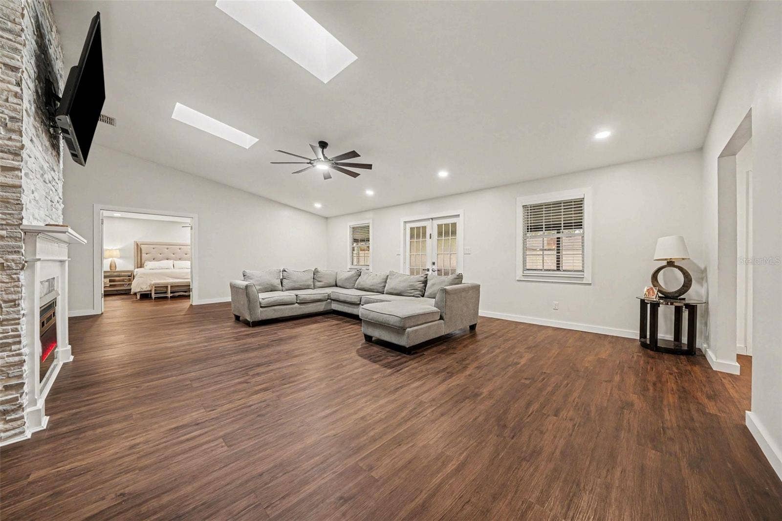 1592 SKYLINE DRIVE, Kissimmee, FL 34744 Family Room w/French Doors to back porch