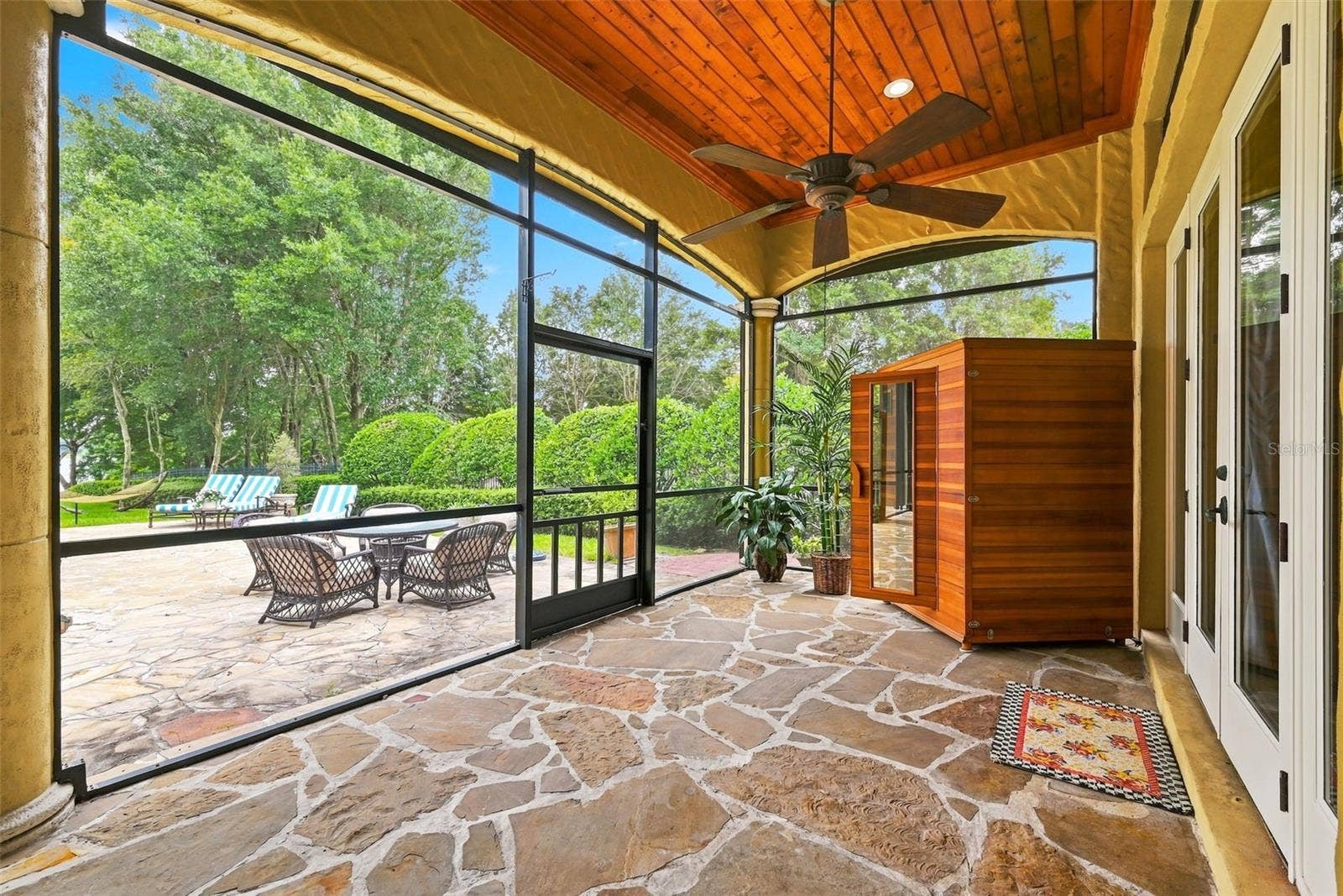 9679 WESTOVER ROBERTS RD, Windermere, FL 34786 Screened-In Lanai