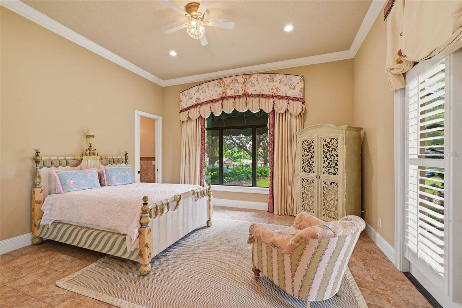 9679 WESTOVER ROBERTS RD, Windermere, FL 34786 In-Law One-bedroom (5th) Suite with Ensuite Bath