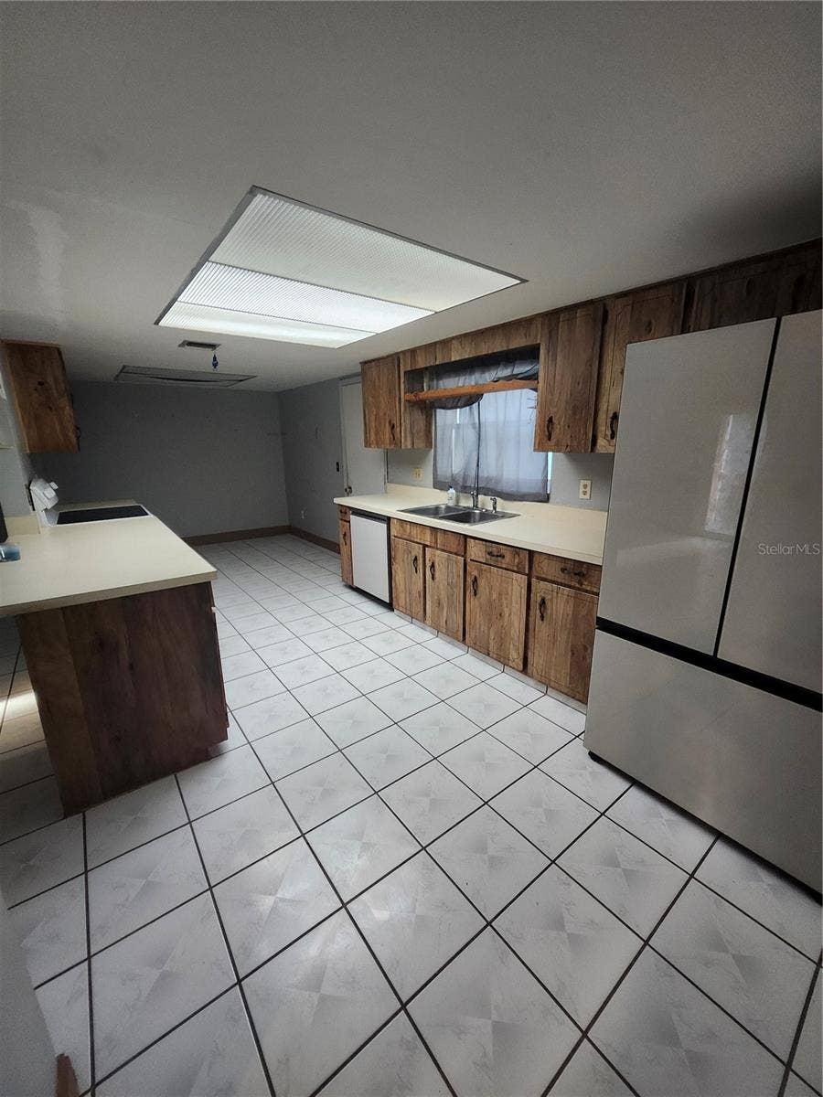 Orlando, FL 32836 KITCHEN AND BREAKFAST NOOK