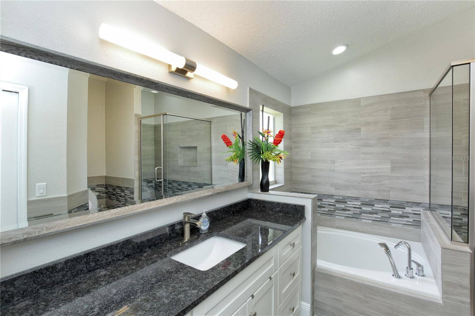 1942 BERMUDA POINTE DRIVE, Haines City, FL 33844 1942 BERMUDA POINTE DRIVE, Haines City, FL 33844