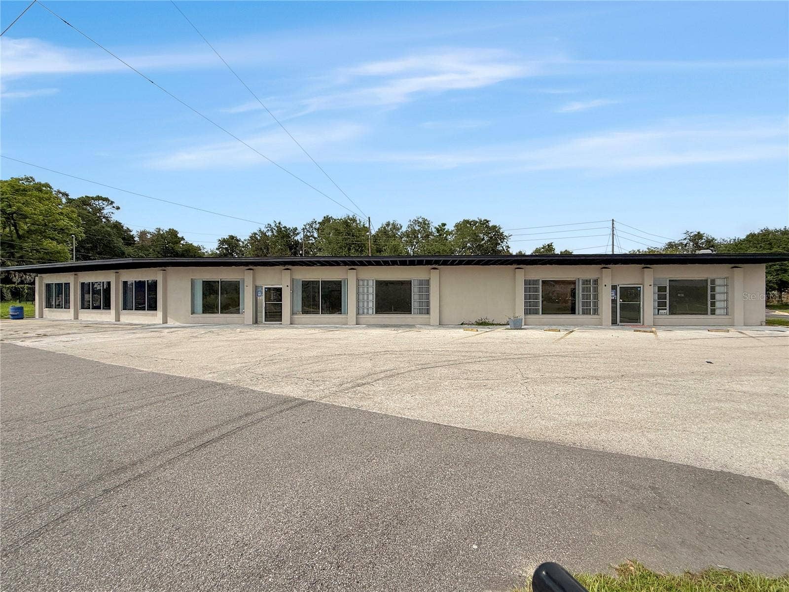 835 S US HIGHWAY 27, Lady Lake, FL 32159 835 S US HIGHWAY 27, Lady Lake, FL 32159