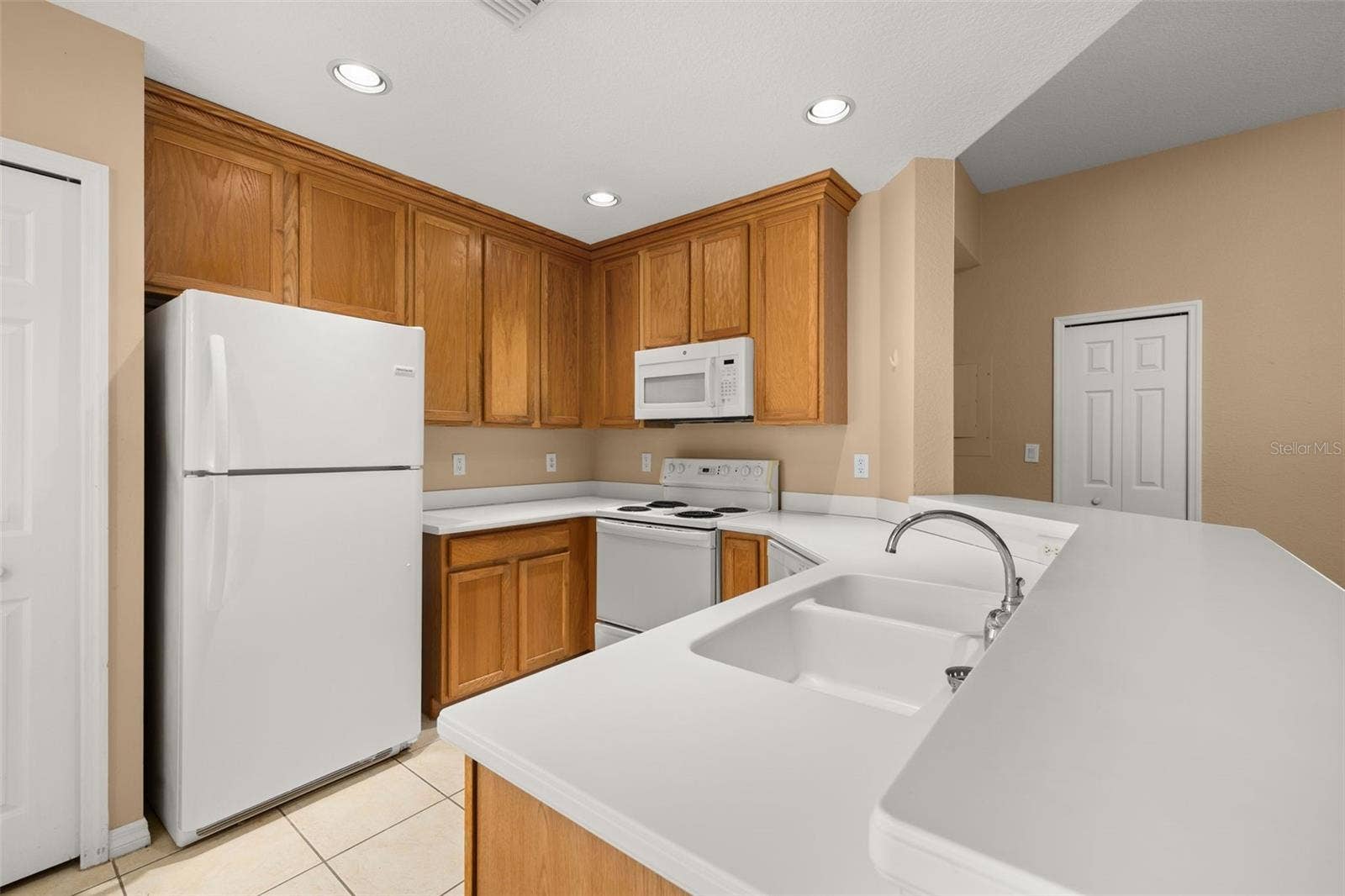 921 BEGONIA ROAD, #203, Celebration, FL 34747 921 BEGONIA ROAD, #203, Celebration, FL 34747