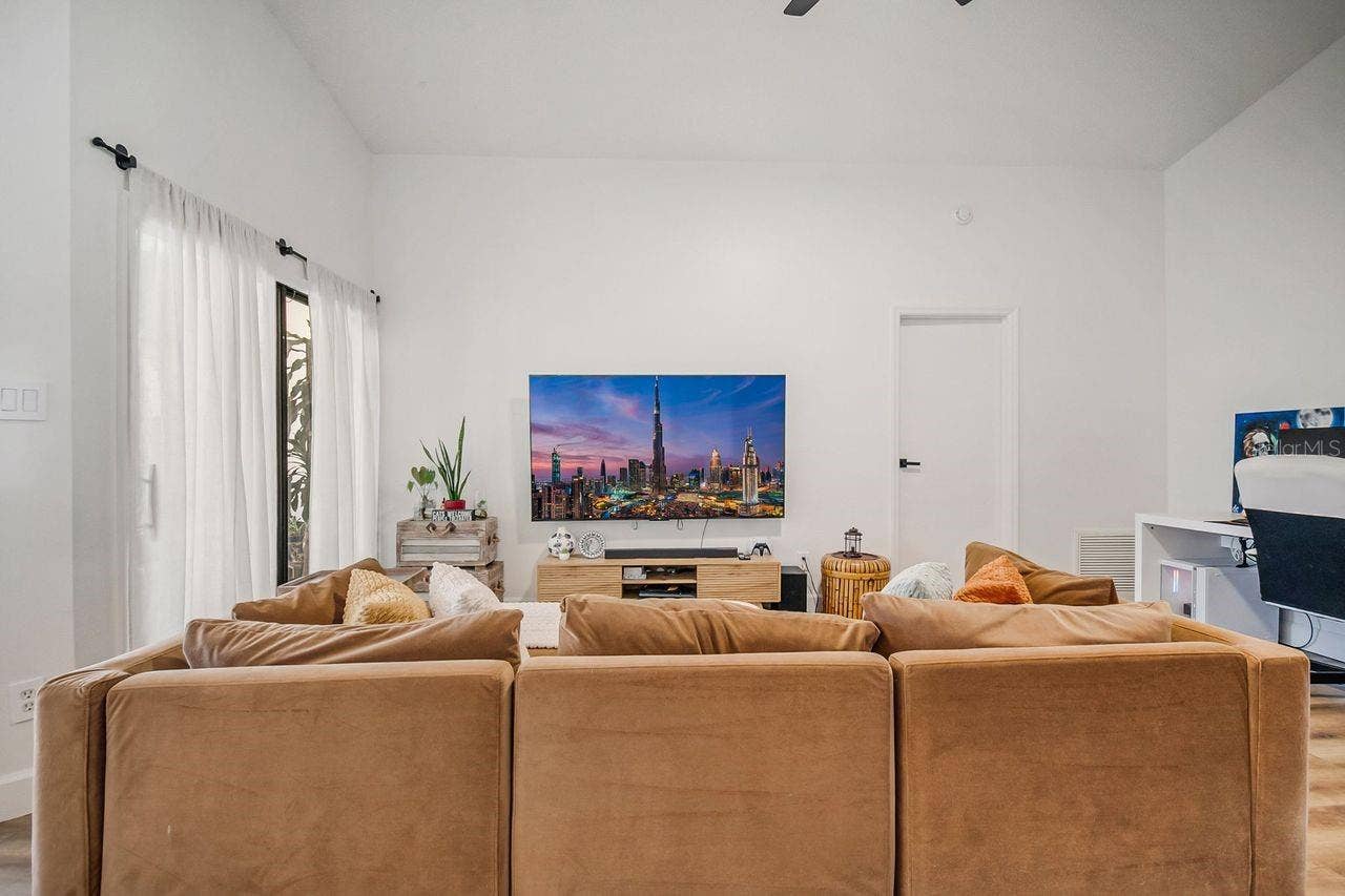 3038 WOOLRIDGE DRIVE, Orlando, FL 32837 3038 WOOLRIDGE DRIVE, Orlando, FL 32837