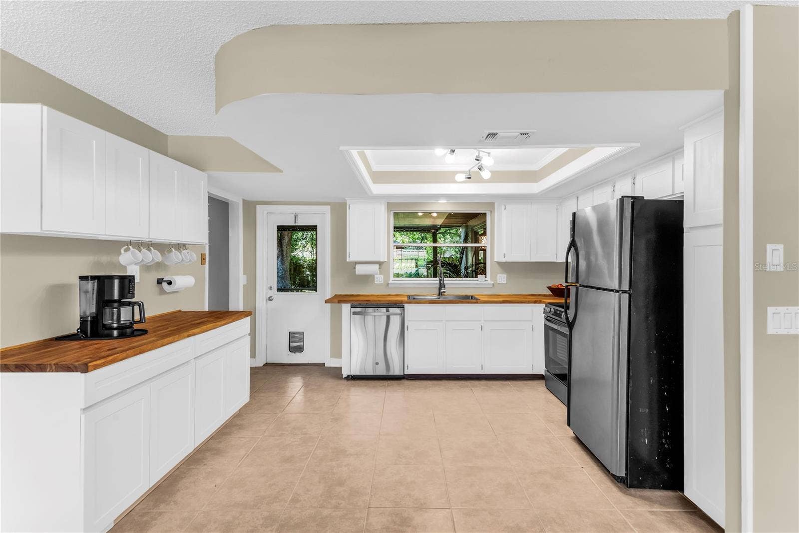 8142 GOLDEN SANDS DRIVE, Orlando, FL 32819 Kitchen