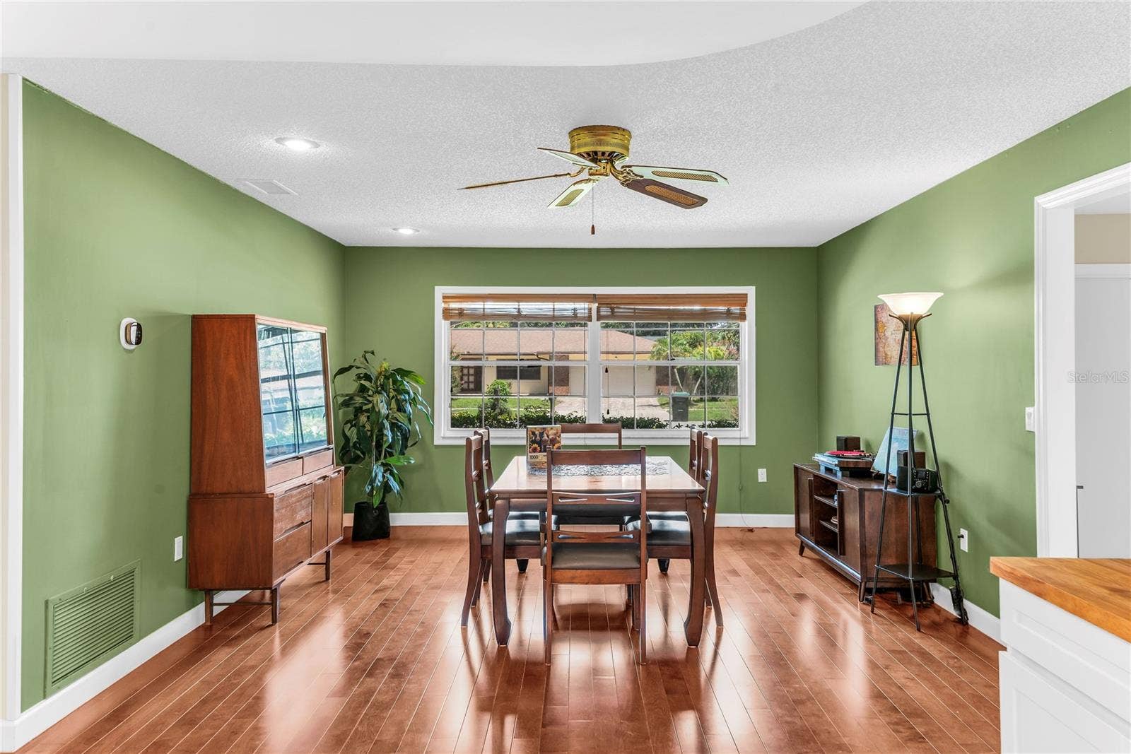 8142 GOLDEN SANDS DRIVE, Orlando, FL 32819 Dining