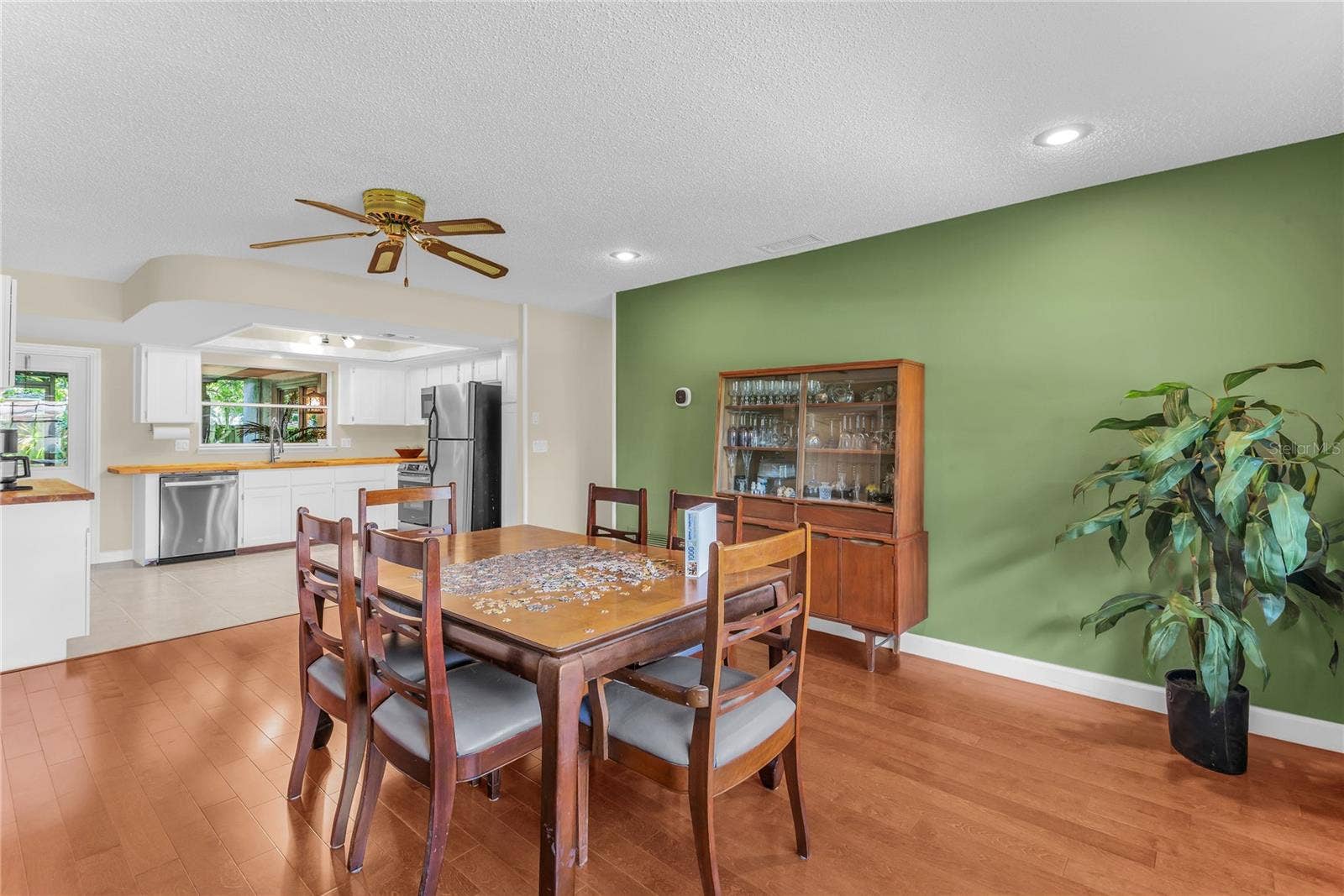 8142 GOLDEN SANDS DRIVE, Orlando, FL 32819 Dining