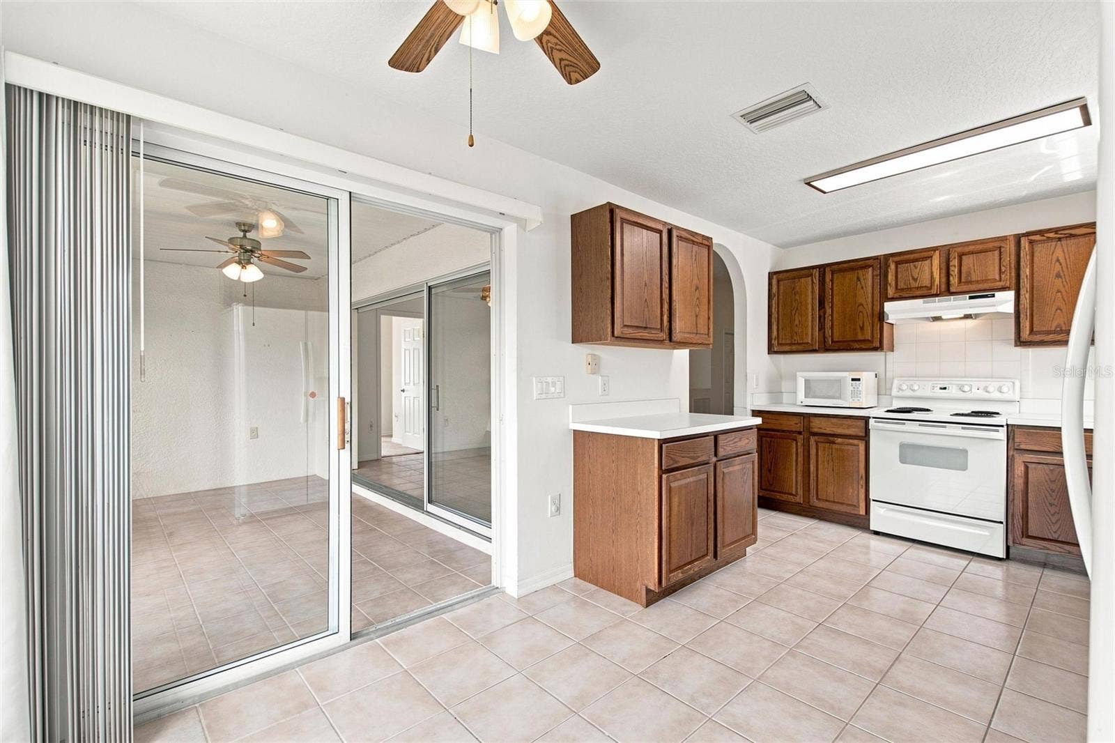 347 ROYAL PALM DR, Davenport, FL 33837 347 ROYAL PALM DR, Davenport, FL 33837