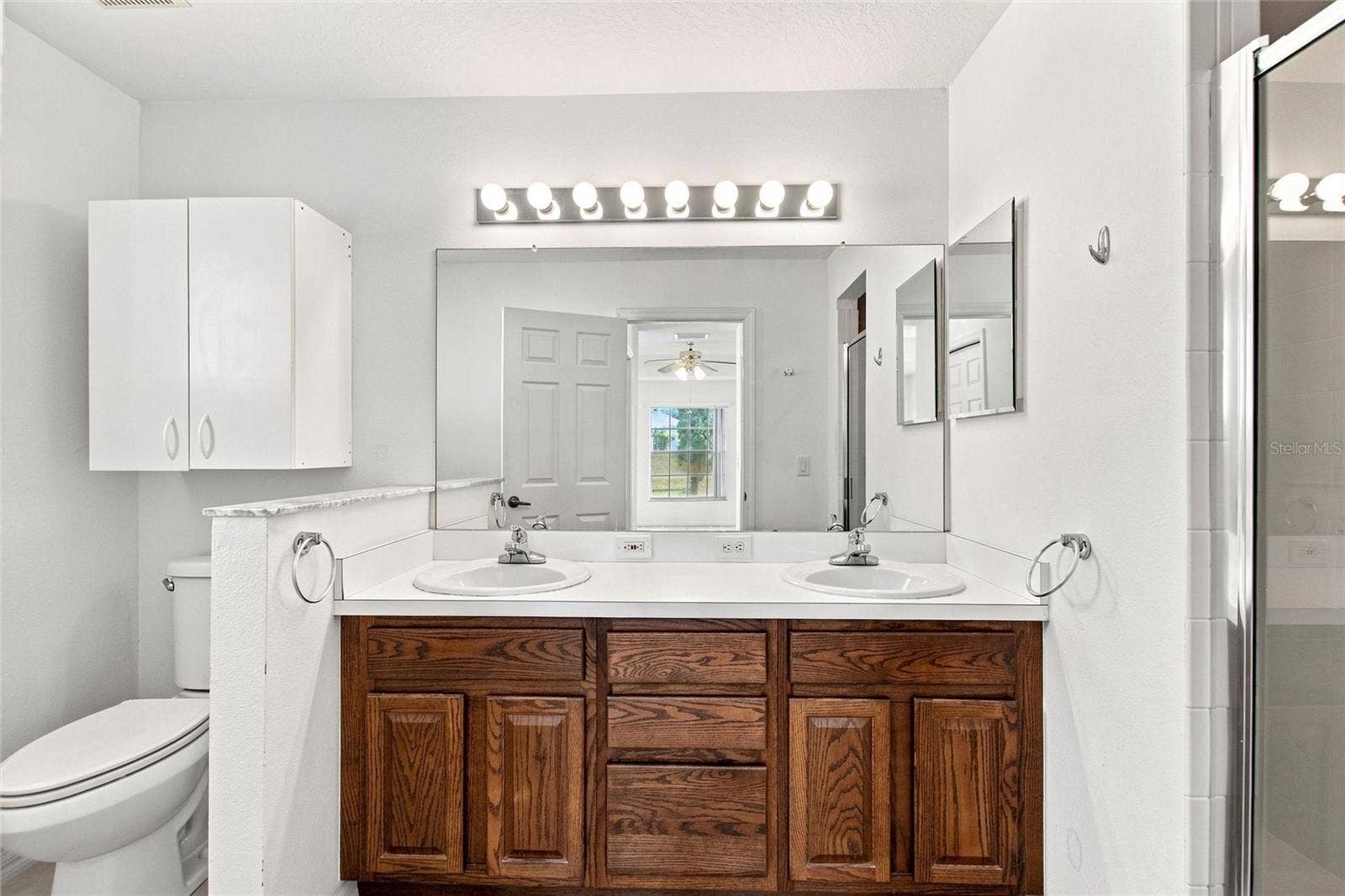 347 ROYAL PALM DR, Davenport, FL 33837 Primary bathroom