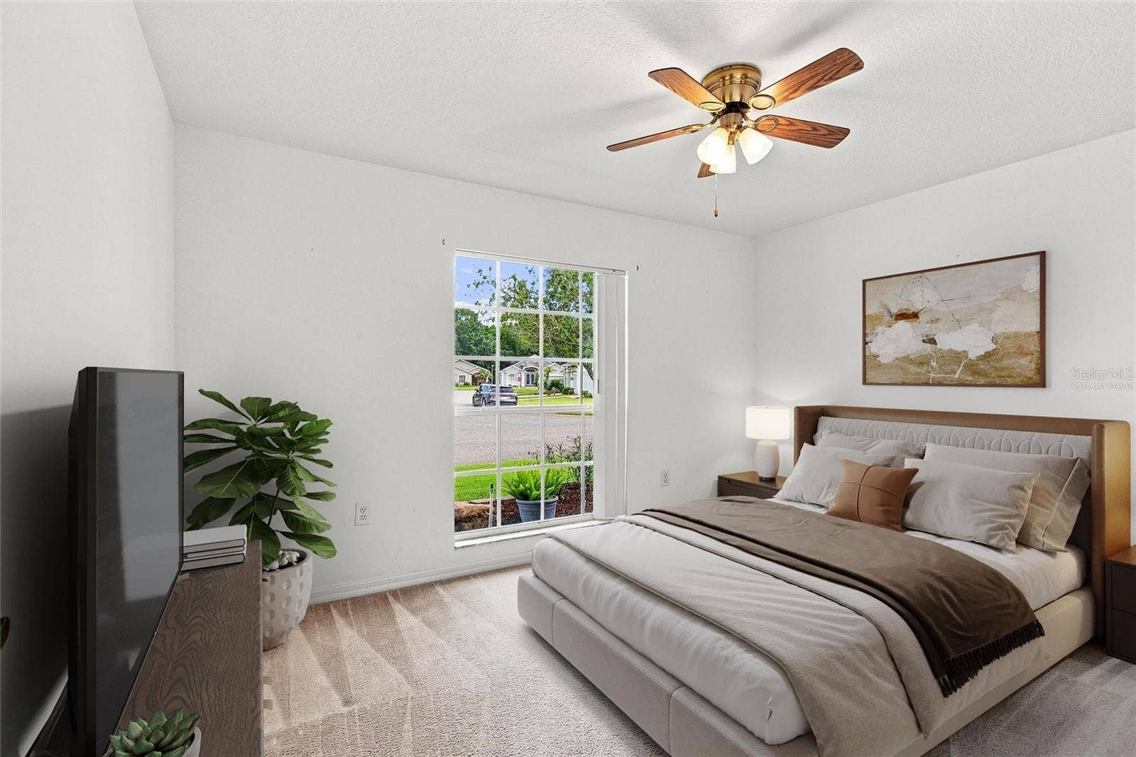 347 ROYAL PALM DR, Davenport, FL 33837 Virtually staged front guest room
