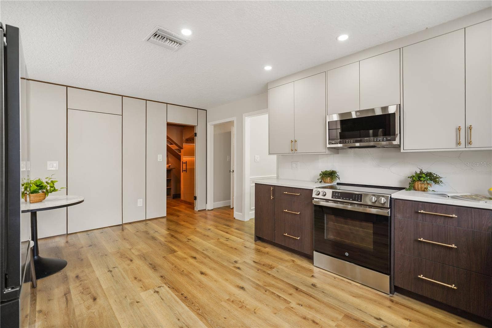 2186 COUNTRYSIDE CIRCLE N, Orlando, FL 32804 2186 COUNTRYSIDE CIRCLE N, Orlando, FL 32804
