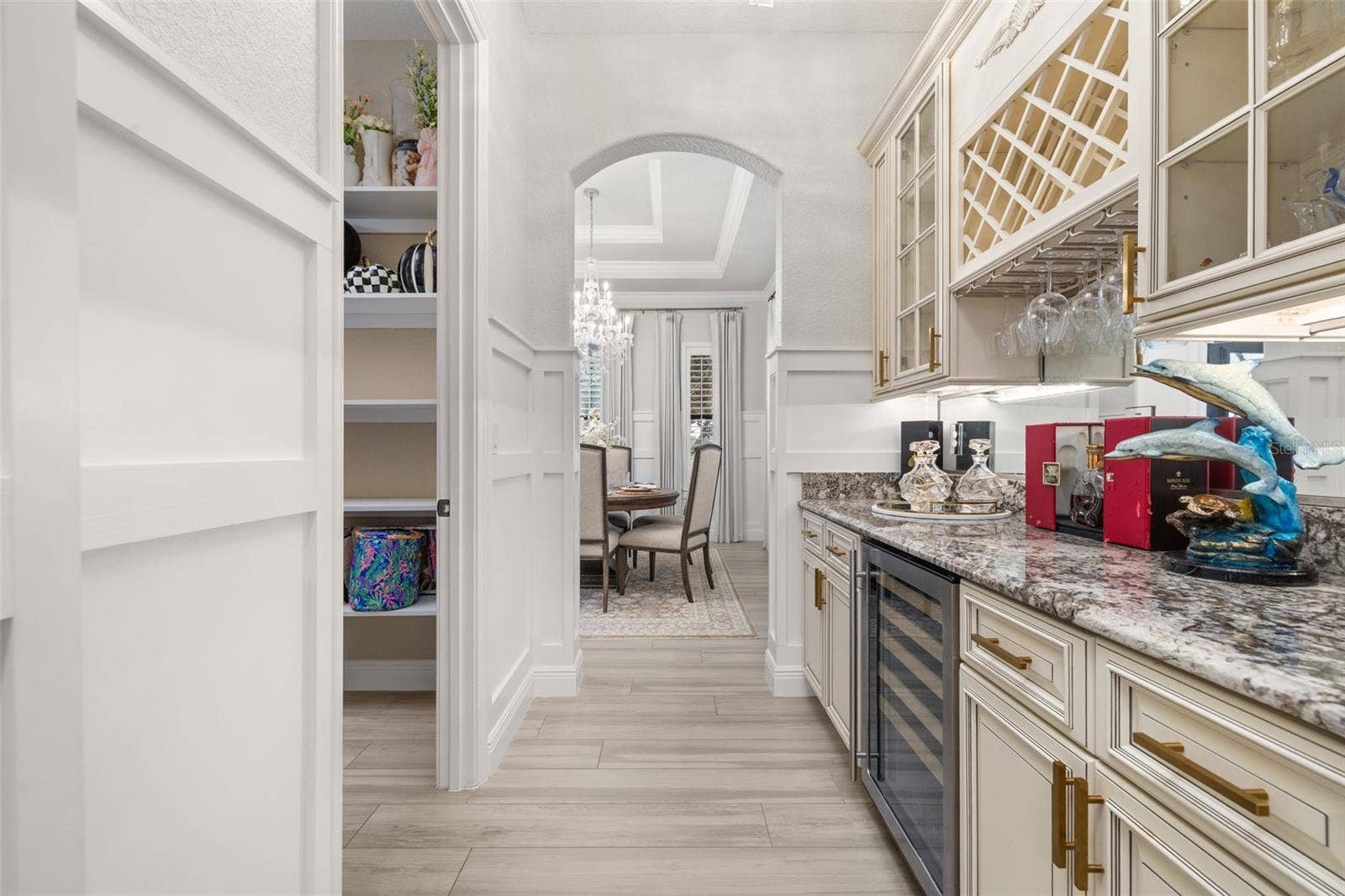5526 MARLEON DRIVE, Windermere, FL 34786 Butler's pantry leading from kitchen to dining room