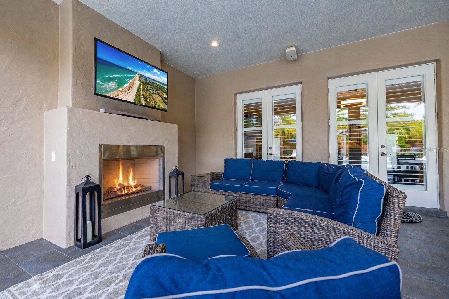 5526 MARLEON DRIVE, Windermere, FL 34786 Custom gas fireplace