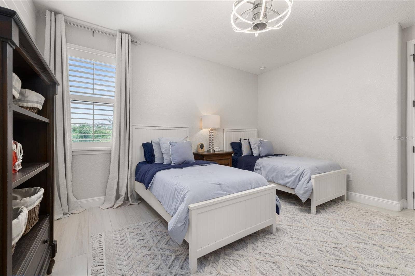 5526 MARLEON DRIVE, Windermere, FL 34786 5526 MARLEON DRIVE, Windermere, FL 34786