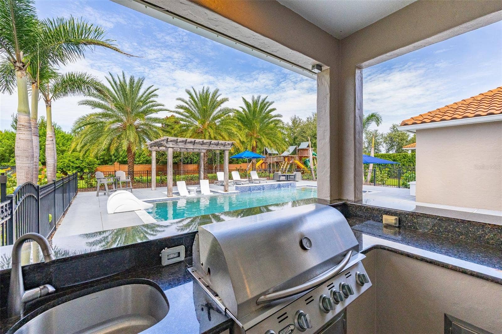 5526 MARLEON DRIVE, Windermere, FL 34786 ...complete with grill