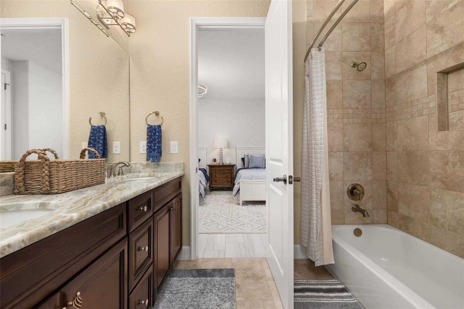 5526 MARLEON DRIVE, Windermere, FL 34786 Jack and Jill bathroom