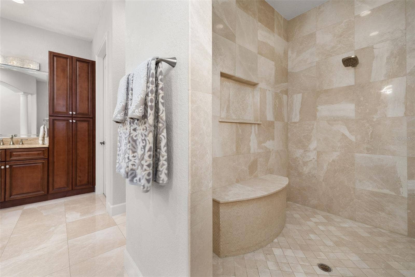 5526 MARLEON DRIVE, Windermere, FL 34786 5526 MARLEON DRIVE, Windermere, FL 34786
