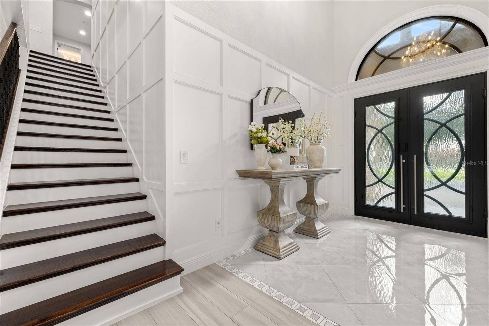 5526 MARLEON DRIVE, Windermere, FL 34786 Staircase to the right