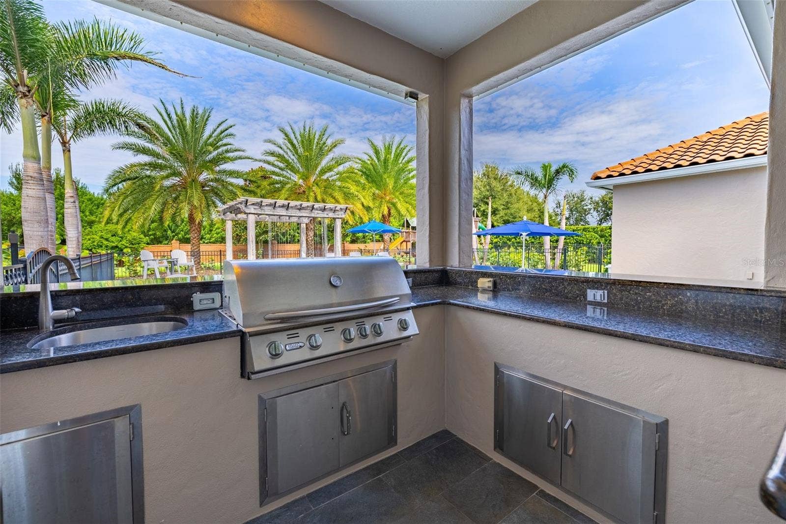 5526 MARLEON DRIVE, Windermere, FL 34786 Summer kitchen...