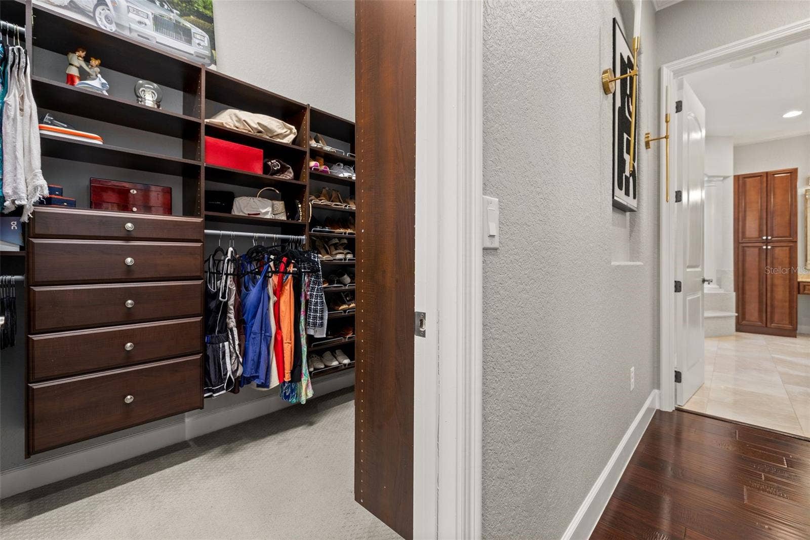 5526 MARLEON DRIVE, Windermere, FL 34786 His and her closets