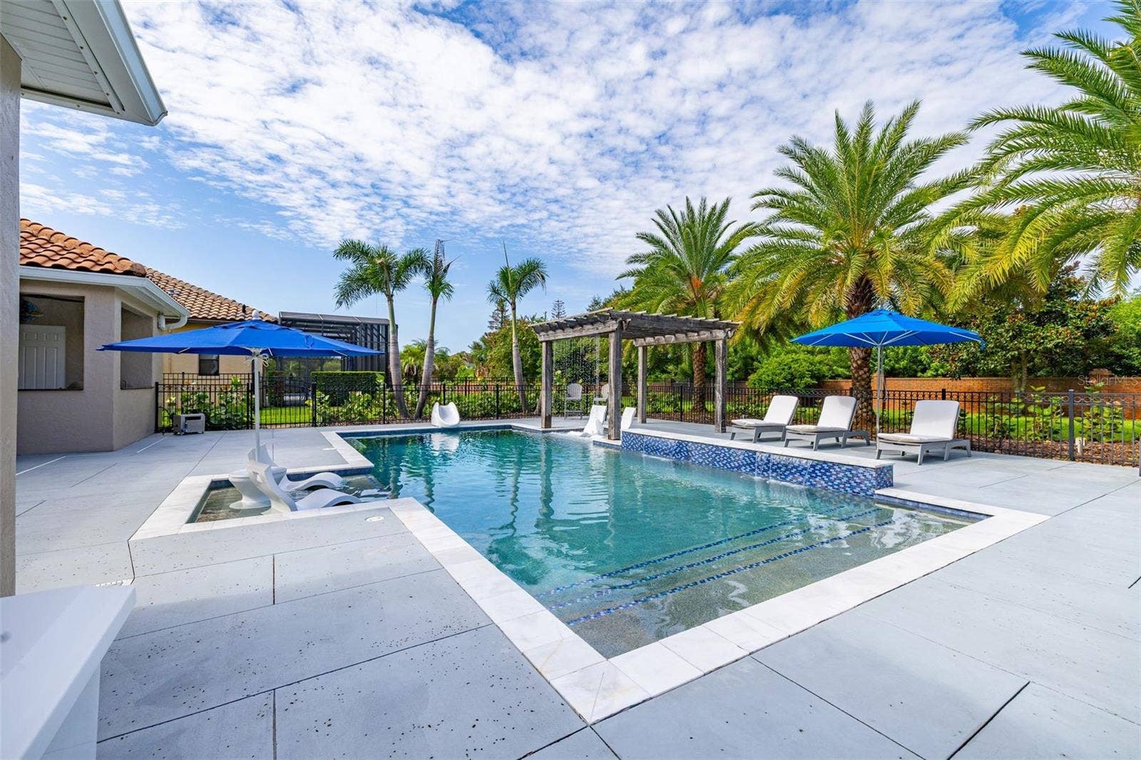 5526 MARLEON DRIVE, Windermere, FL 34786 5526 MARLEON DRIVE, Windermere, FL 34786