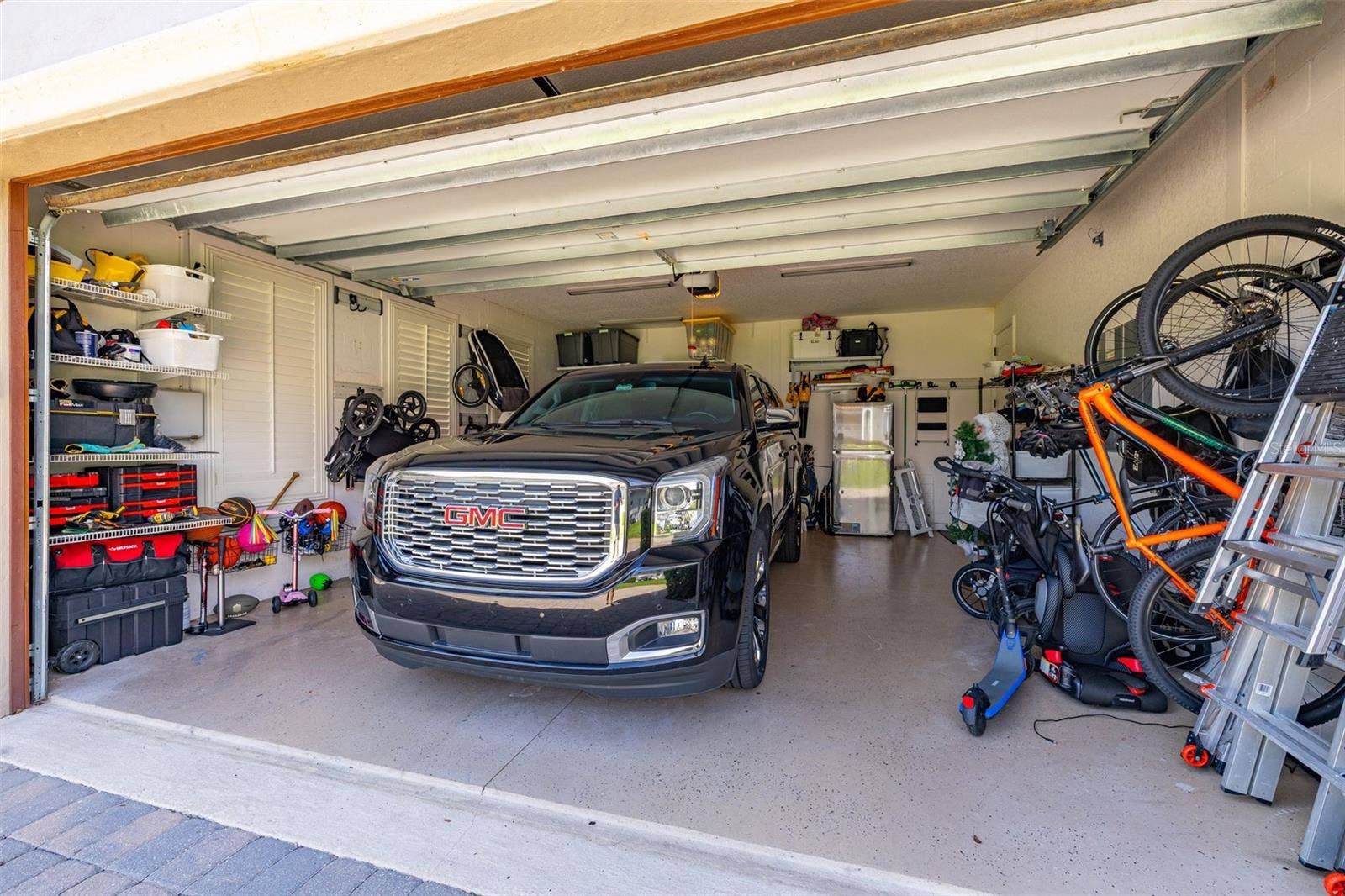 5526 MARLEON DRIVE, Windermere, FL 34786 Double garage