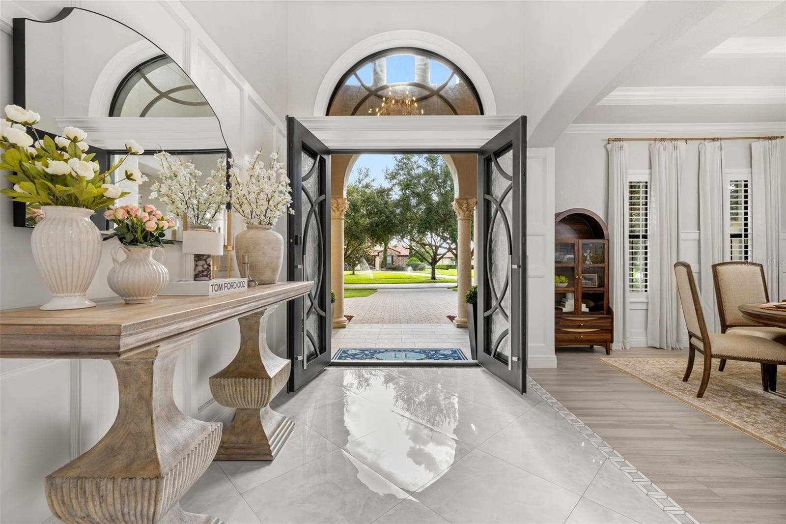 5526 MARLEON DRIVE, Windermere, FL 34786 Impressive entrance