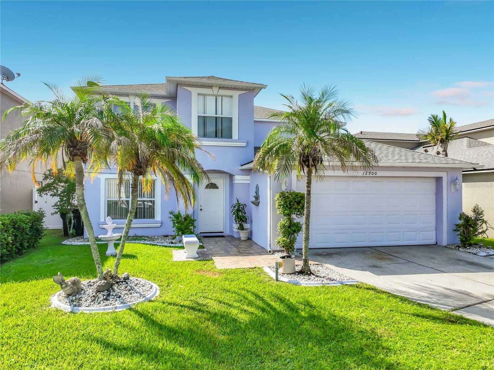 12900 LOS ALAMITOS COURT, Orlando, FL 32837 Beautiful Home! 4 Bedrooms, 2.5 Baths, Plus Bonus room, Waterfront, on Cul-de-Sac in a gated community! What more could you want!