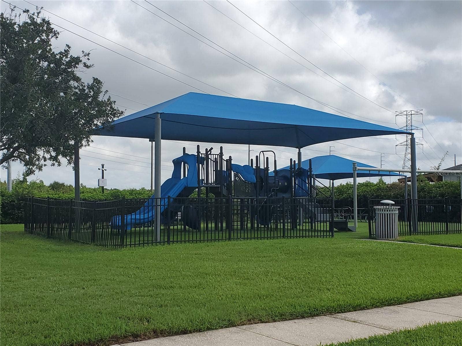 12900 LOS ALAMITOS COURT, Orlando, FL 32837 Playground in the community