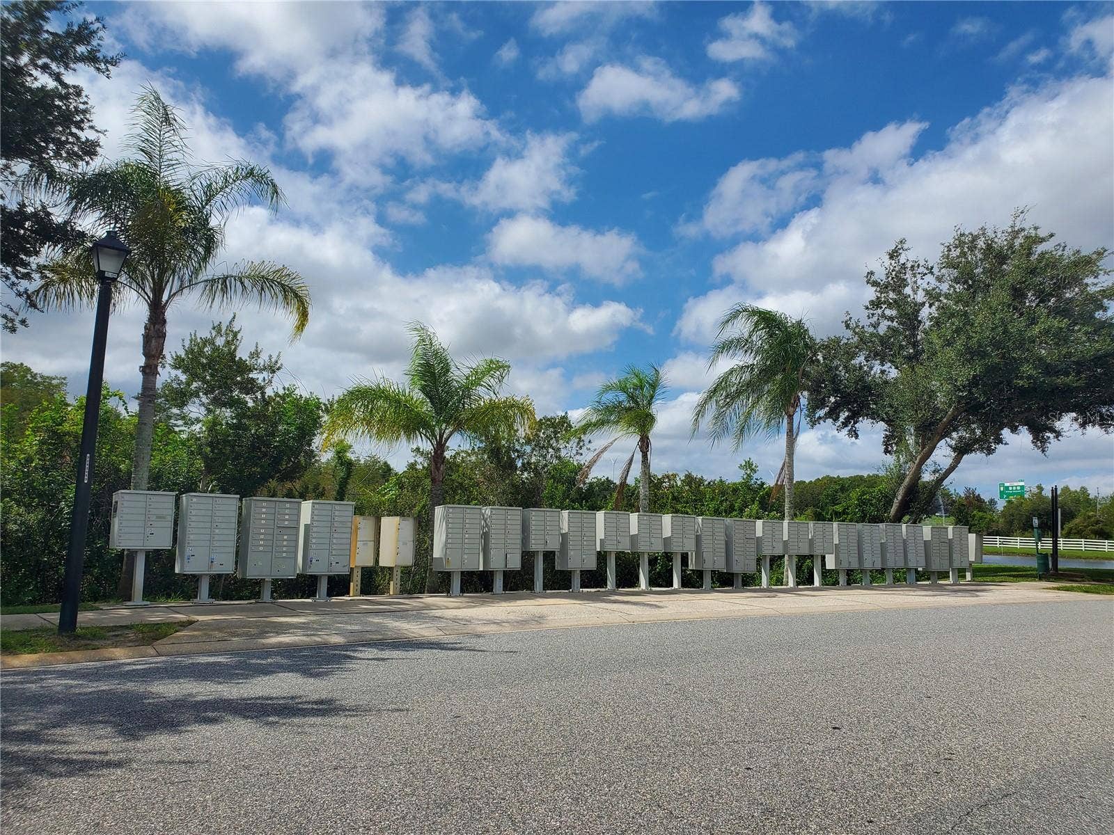 12900 LOS ALAMITOS COURT, Orlando, FL 32837 Mailboxes inside Kempton Park entry