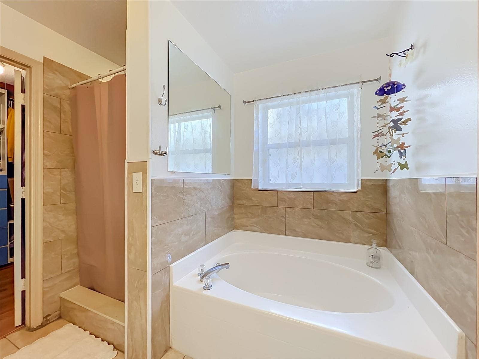 12900 LOS ALAMITOS COURT, Orlando, FL 32837 Shower and separate garden tub