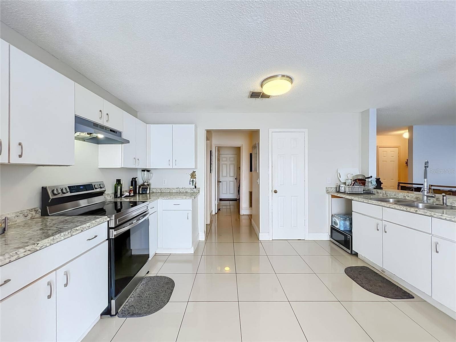 12900 LOS ALAMITOS COURT, Orlando, FL 32837 Nice sized kitchen