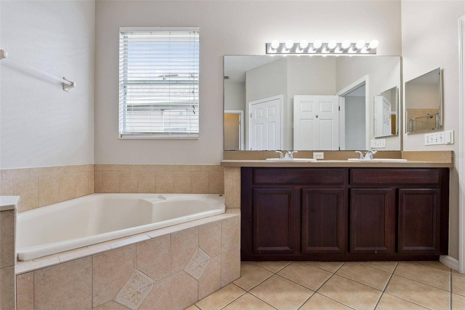 9957 CYPRESS VINE DRIVE, Orlando, FL 32827 9957 CYPRESS VINE DRIVE, Orlando, FL 32827