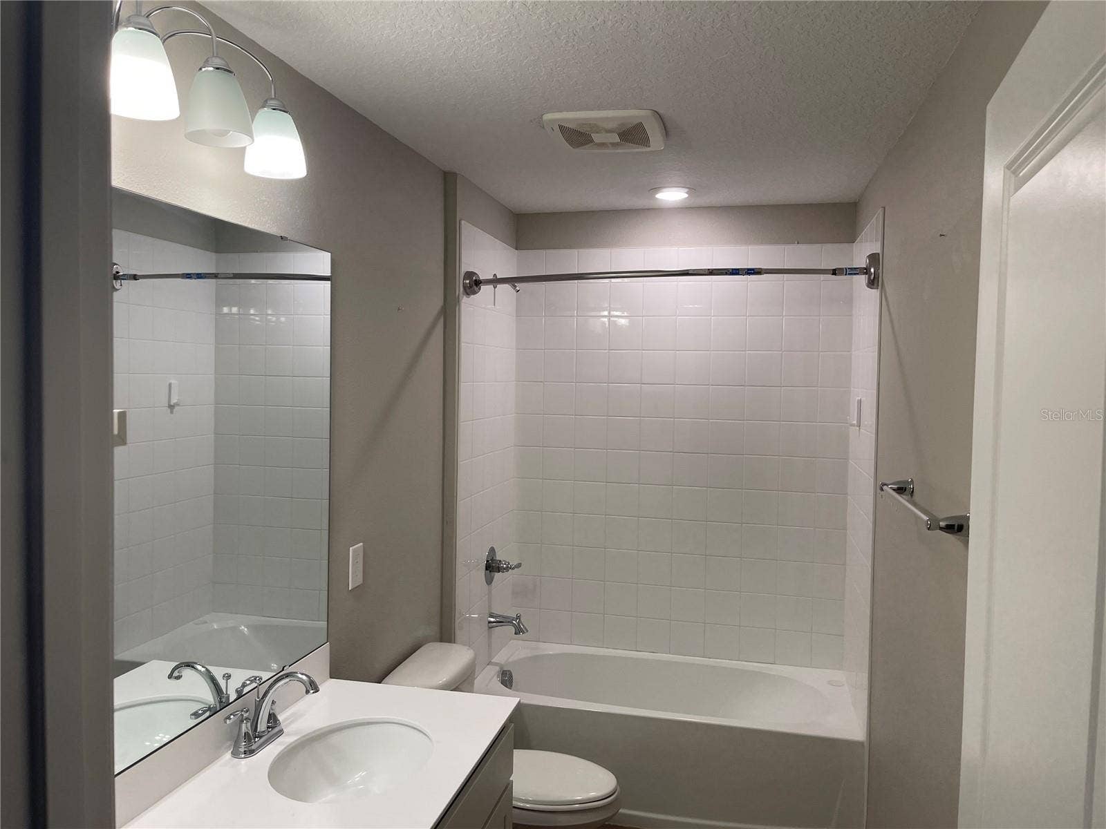 2994 GAVIN SKY DRIVE, Kissimmee, FL 34744 Bath #3