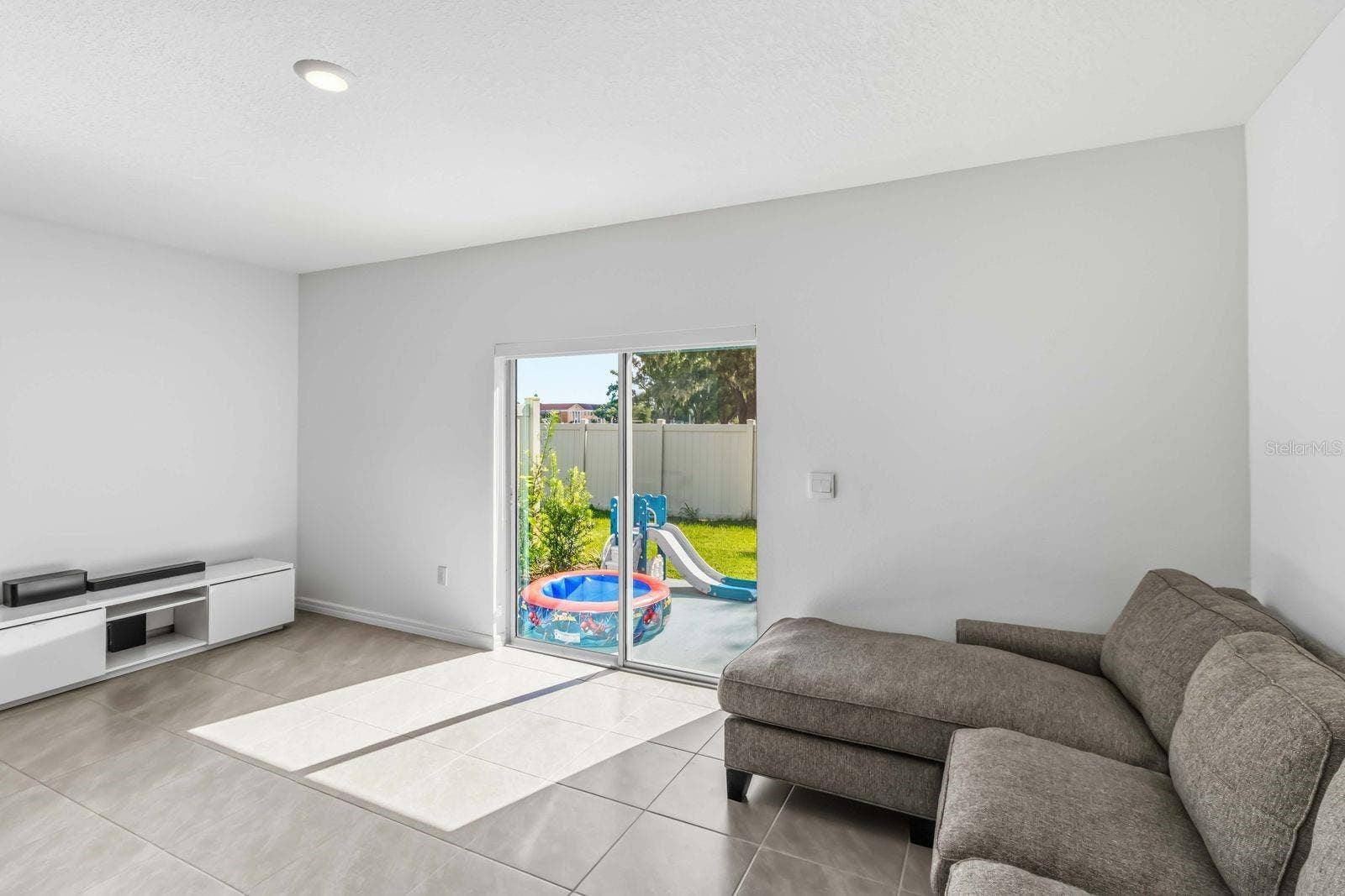 4461 RACHEL FALLS DRIVE, Tampa, FL 33610 4461 RACHEL FALLS DRIVE, Tampa, FL 33610