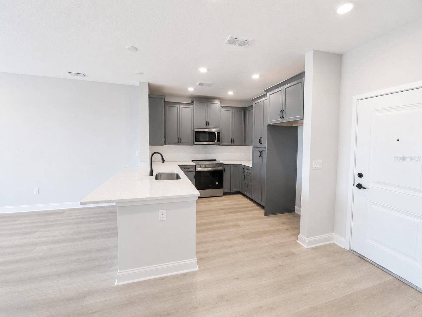 7545 LAUREATE BOULEVARD, #7301, Orlando, FL 32827 7545 LAUREATE BOULEVARD, #7301, Orlando, FL 32827