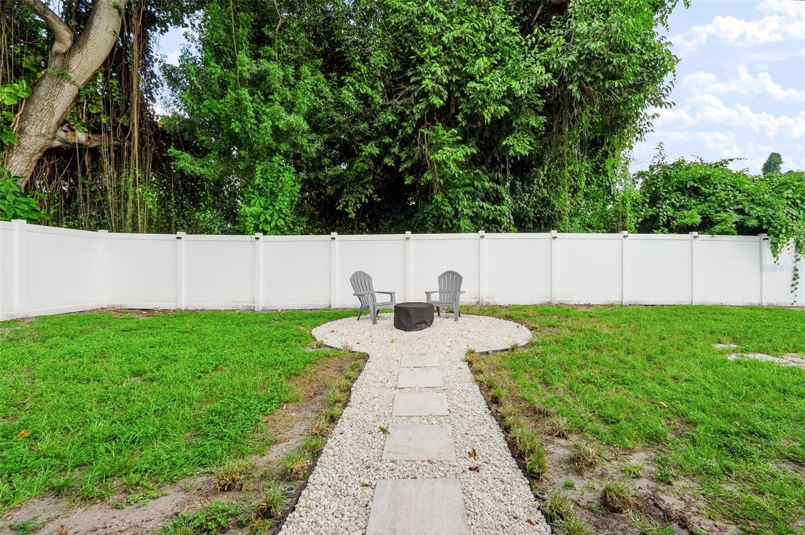 327 BARBARA CIRCLE, Belleair, FL 33756 327 BARBARA CIRCLE, Belleair, FL 33756