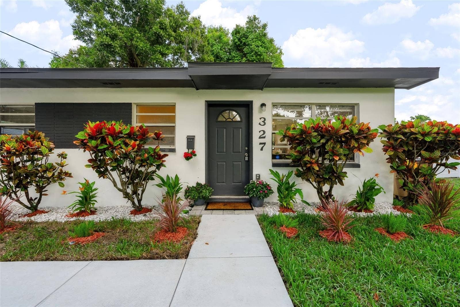 327 BARBARA CIRCLE, Belleair, FL 33756 327 BARBARA CIRCLE, Belleair, FL 33756