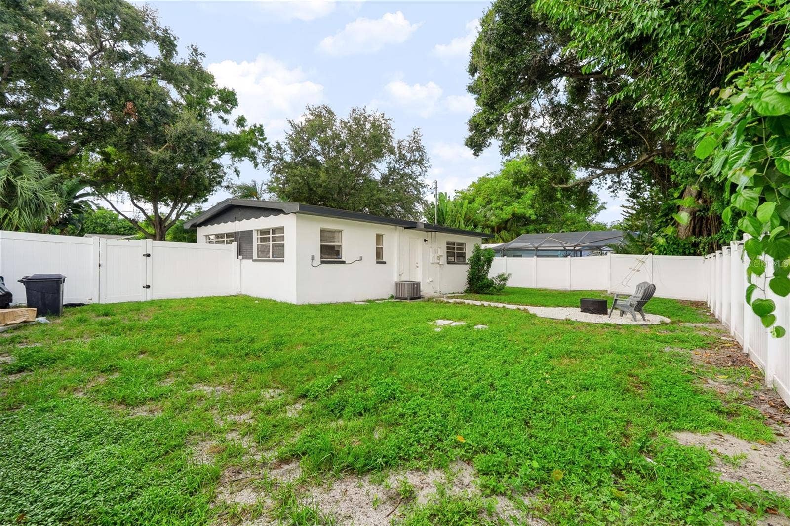 327 BARBARA CIRCLE, Belleair, FL 33756 327 BARBARA CIRCLE, Belleair, FL 33756