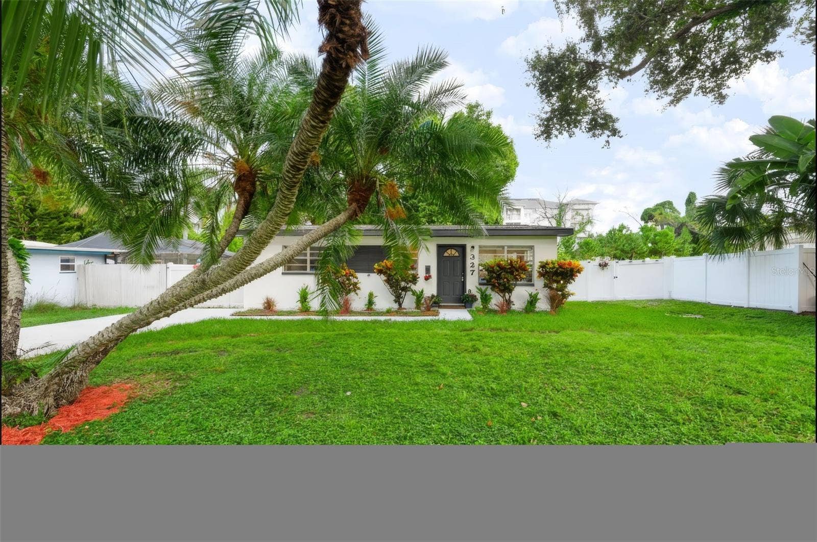 327 BARBARA CIRCLE, Belleair, FL 33756 327 BARBARA CIRCLE, Belleair, FL 33756