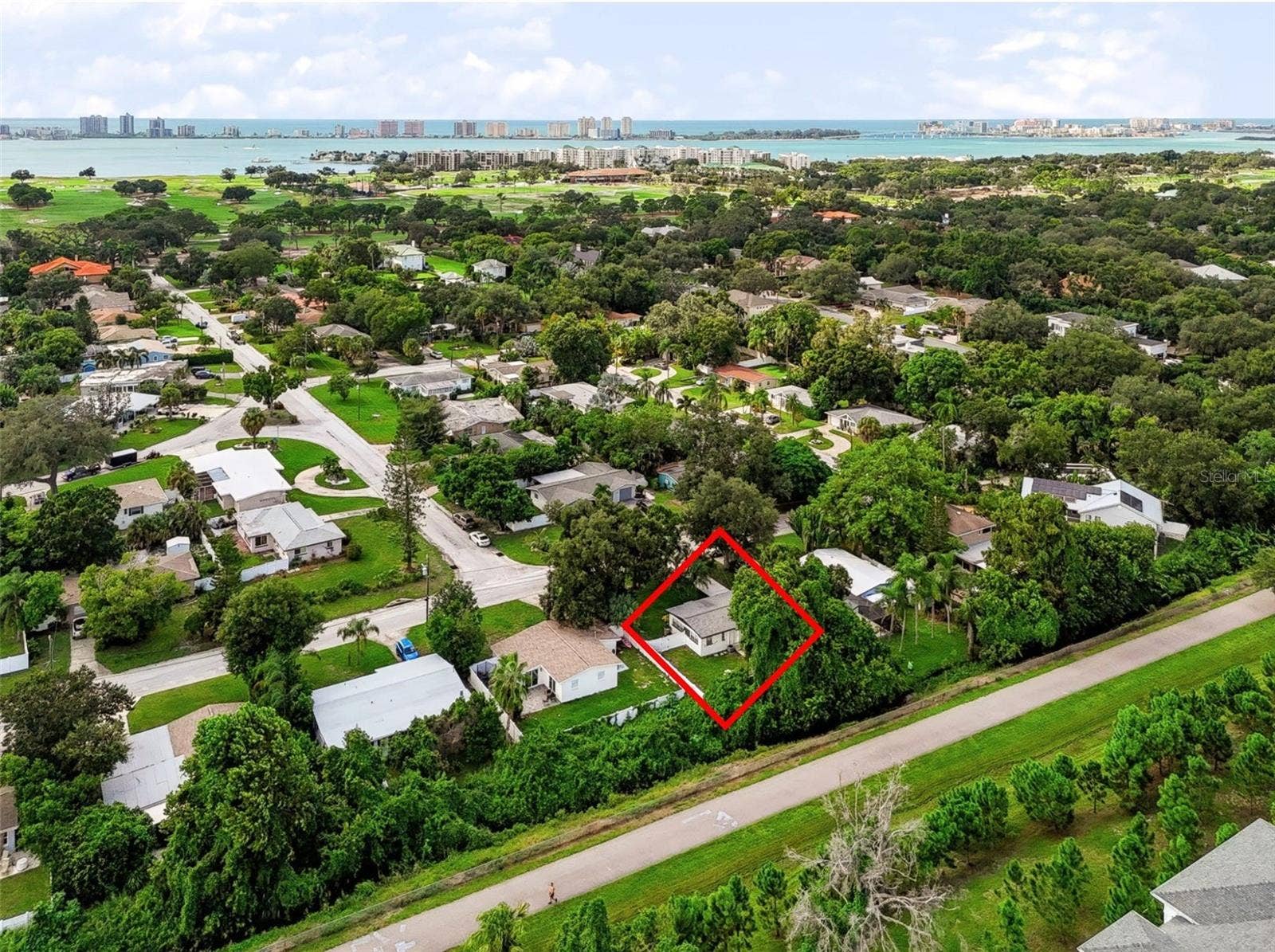 327 BARBARA CIRCLE, Belleair, FL 33756 327 BARBARA CIRCLE, Belleair, FL 33756